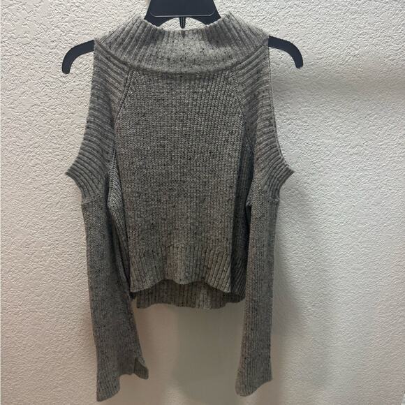 Cotton On cold shoulder sweater - Picture 1 of 3